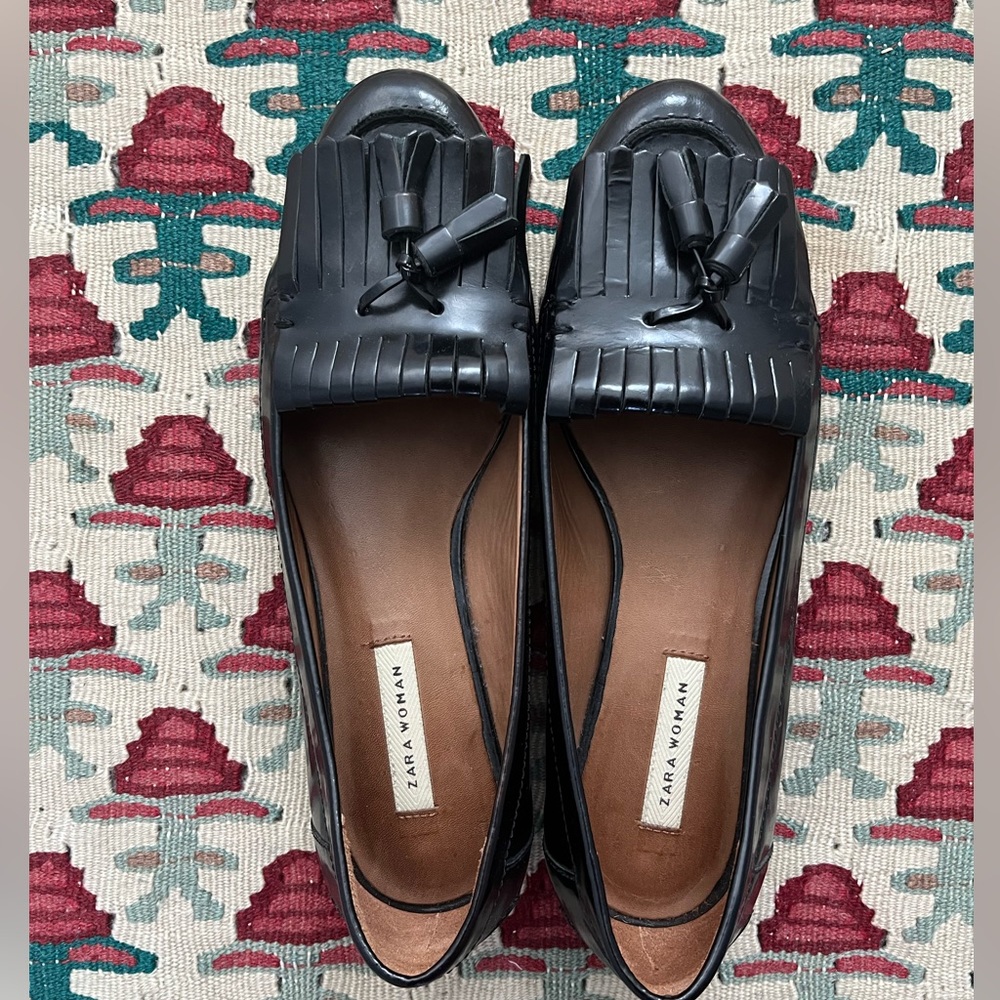 Zara Tassel Loafers Patent Leather size 38